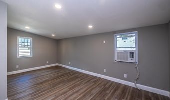 8 SHERMAN Dr, Claymont, DE 19703