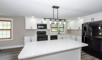 957 W Hunt Rd, Alcoa, TN 37701