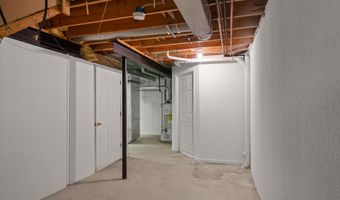 2948 Mystic Dr, Ann Arbor, MI 48103