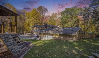 7160 River Valley Dr SE, Alto, MI 49302