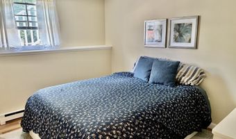 5 Governors Ln, Bethel, CT 06801