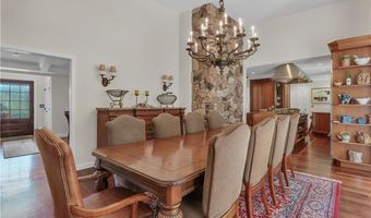 35 TIMBERLAND Dr, Lincoln, RI 02865