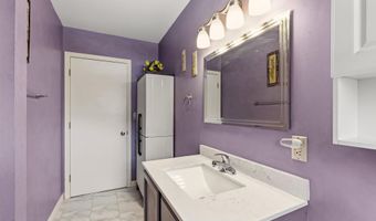 72 Louise St, Auburn, ME 04210