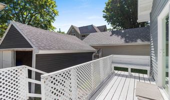 809 N DURKEE St, Appleton, WI 54911