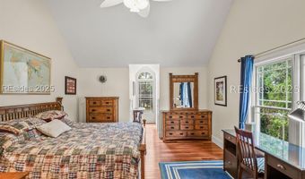 30 Dolphin Point Dr, Beaufort, SC 29907