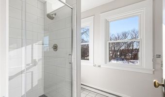 118 Ocean Ave, Cranston, RI 02905