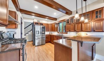 49 Burbank Dr, Amherst, NY 14226