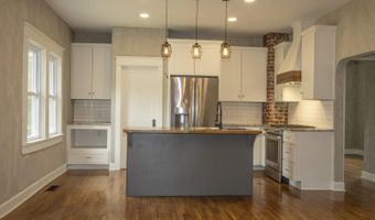 703 Johnson Ave, Ava, MO 65608