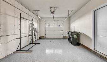 10 Putnam Ln 10, Danbury, CT 06810