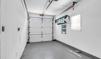 82 Spinnaker Ct, Bayville, NJ 08721