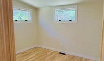 72 Overlea Rd, North Smithfield, RI 02896