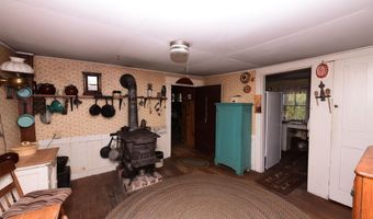 211 High St, Albany, NH 03818