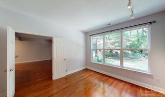 1408 Fox Pointe Cir, Ann Arbor, MI 48108