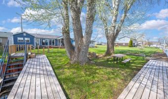 6334 Marina Dr, Algonac, MI 48001