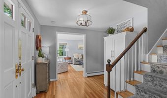 75 Walnut Dr, East Greenwich, RI 02818
