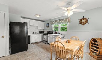 8 Stackpole Cir, Bourne, MA 02532