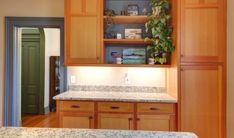 369 37th St, Astoria, OR 97103