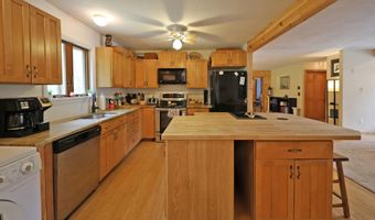 289 Algerie Rd, Becket, MA 01223