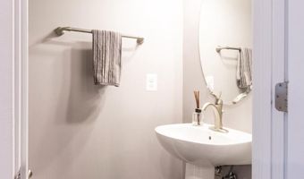 2203 RICHMOND Hwy 101, Alexandria, VA 22301
