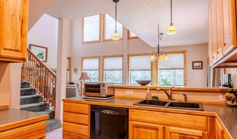 6 Three Point Rd, Cascade, ID 83611