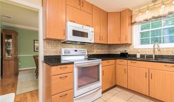 125 Stony Ln, Exeter, RI 02822