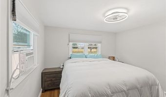 31 Charles St, North Kingstown, RI 02852