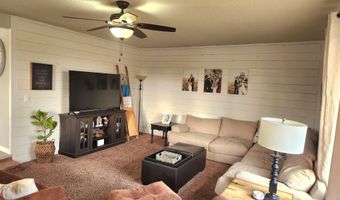 210 E Maple St, Beresford, SD 57004