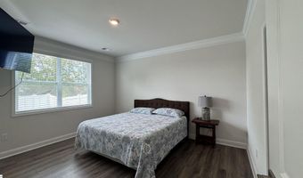 1984 Crumhorn Ave, Boiling Springs, SC 29316