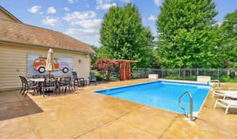 32335 Wildwood Dr, Adel, IA 50003
