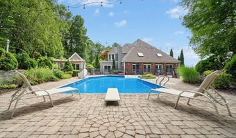 19 Elizabeth Dr, Auburn, MA 01501