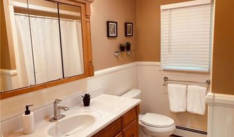 643 Middle Rd, East Greenwich, RI 02818