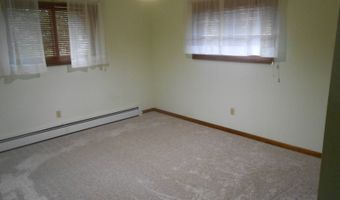 303 S 2nd Ln, Abbotsford, WI 54405
