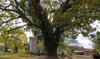 192 Clay St, Alderson, WV 24910