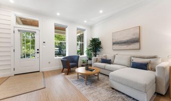 922 8TH St NE, Washington, DC 20002