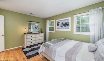 5 Emerald Dr, Alloway, NJ 07422