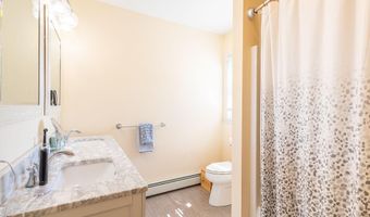 81 Floral St, Bath, ME 04530
