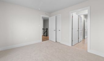 8281 Colling Manor Ct, Alexandria, VA 22308