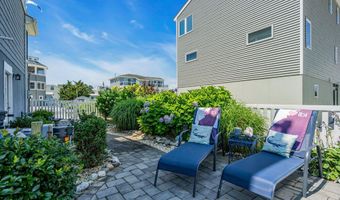 21 W Magnolia Ave, Beach Haven, NJ 08008