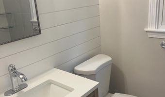 49 Burnham St, Barnstable, MA 02630