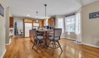 65 Pelican Dr, Bayville, NJ 08721