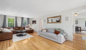 70 Jefferson Dr, East Greenwich, RI 02818