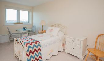 1 Tower Dr 301, Portsmouth, RI 02871