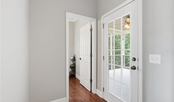127 Laurel Ridge Dr, Alpharetta, GA 30004