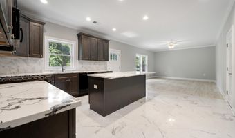 605 BAY Blvd, Bayville, NJ 08721