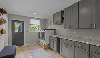 96 Roger Williams Dr, North Kingstown, RI 02852