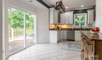 47 Timberwood Dr, Asheville, NC 28806
