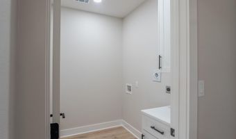 240 Michelle Dr, Beebe, AR 72012