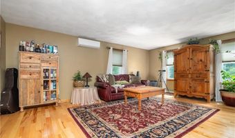 18 Valley Stream Dr, Cumberland, RI 02864