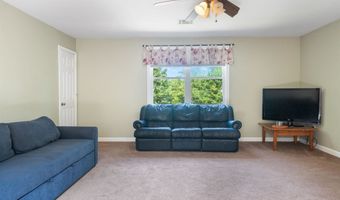 7 Woodlawn Rd, Raymond, NH 03077