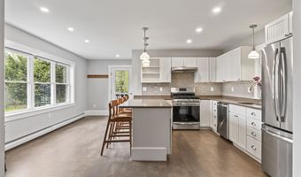 7 John St, Belfast, ME 04915